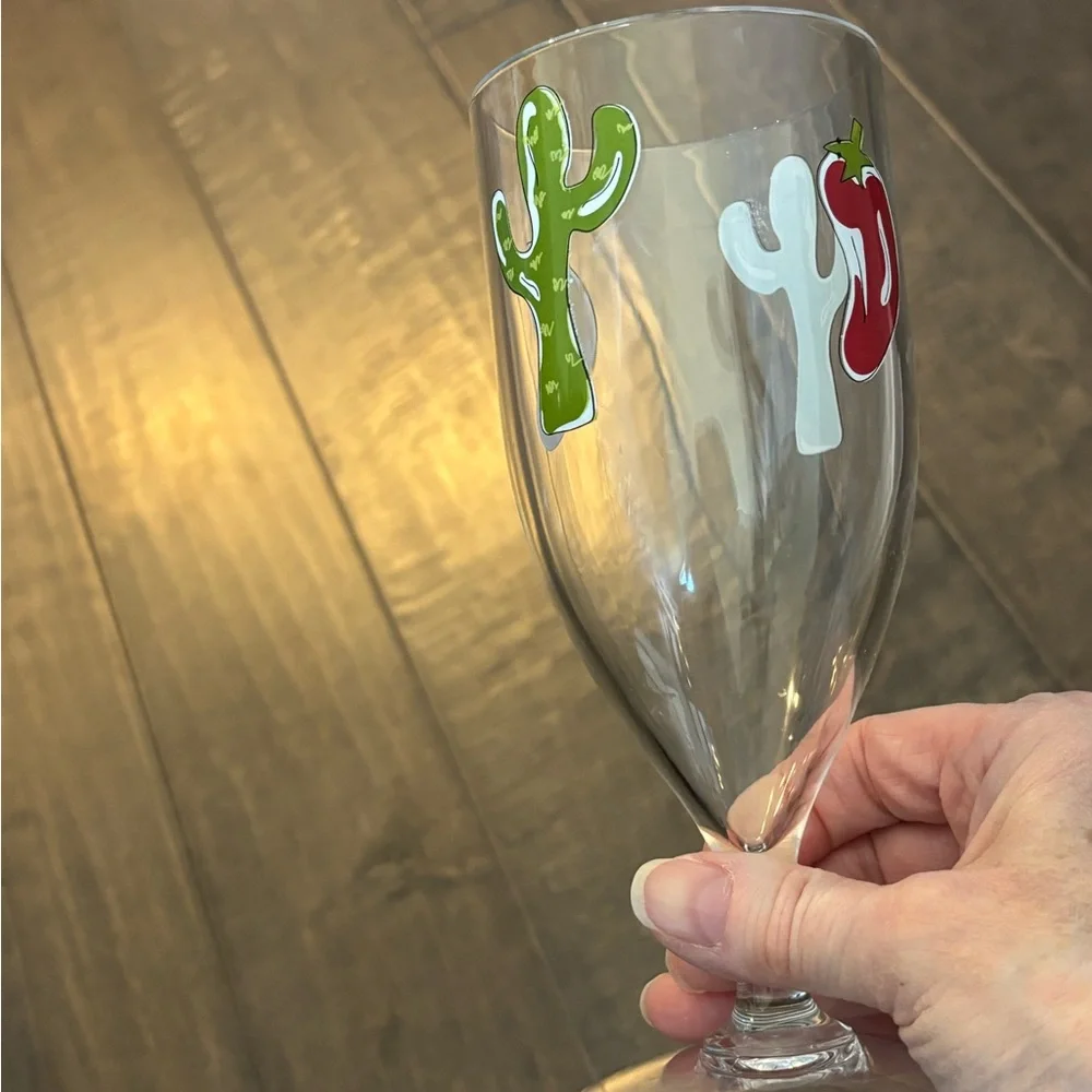 4 festive plastic wine glasses for Cinco de Mayo